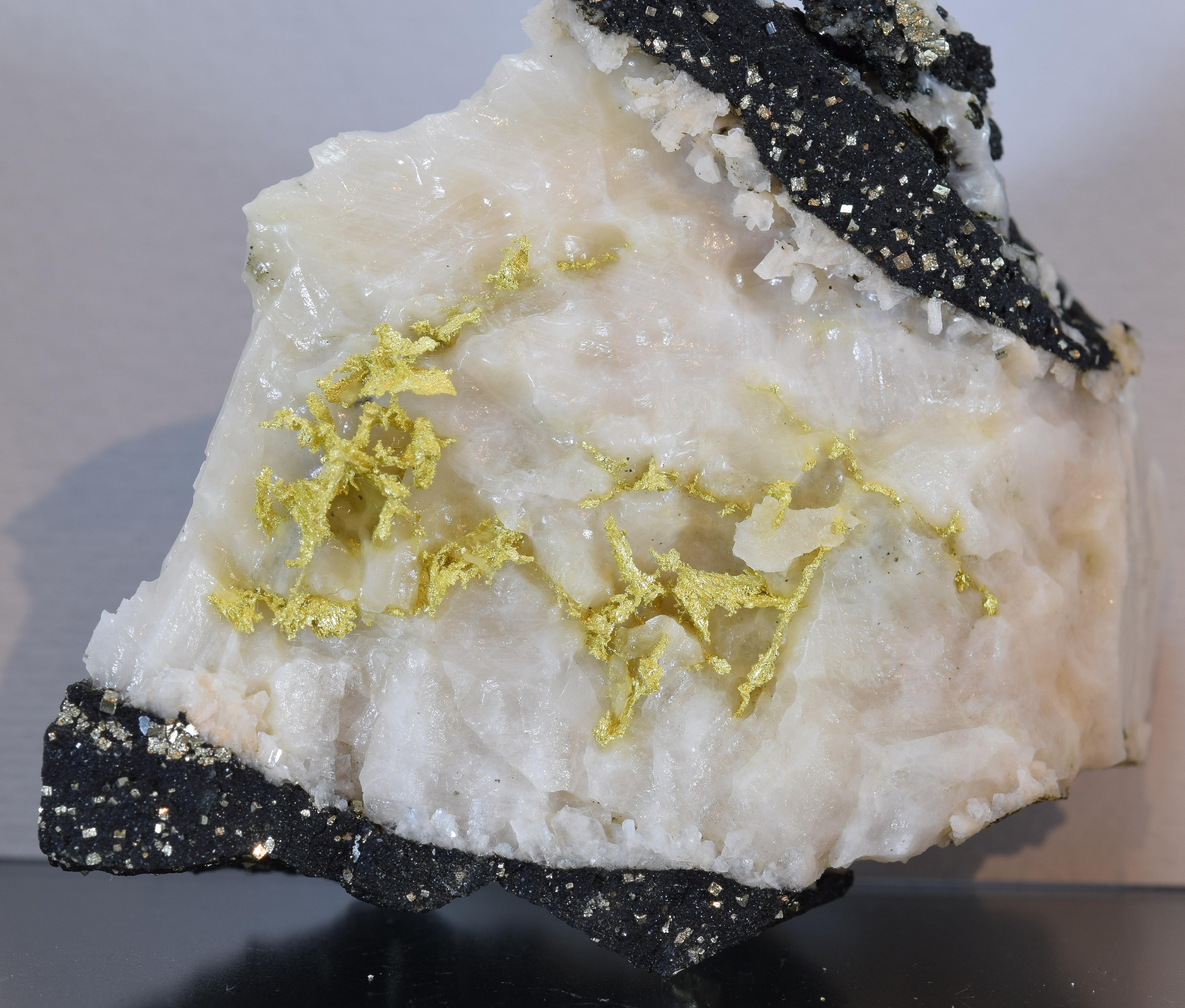Gold, Nugget Pond Mine, Newfoundland - 007