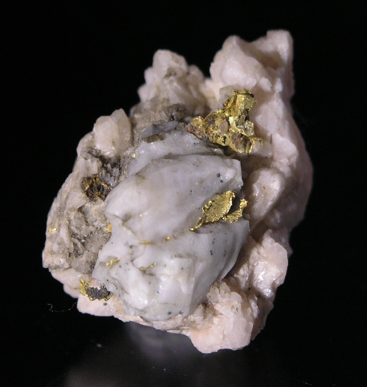 Gold, Baie Verte, Fine mineral specimen, Newfoundland Canada - 006